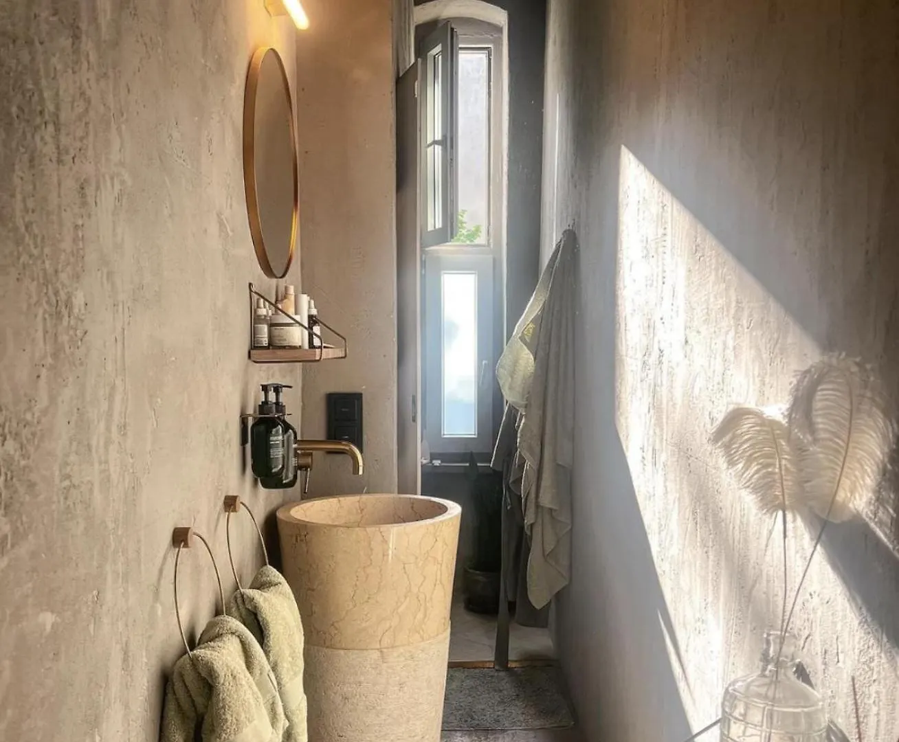 Beautiful 3 Room Apartment In Berlin Center