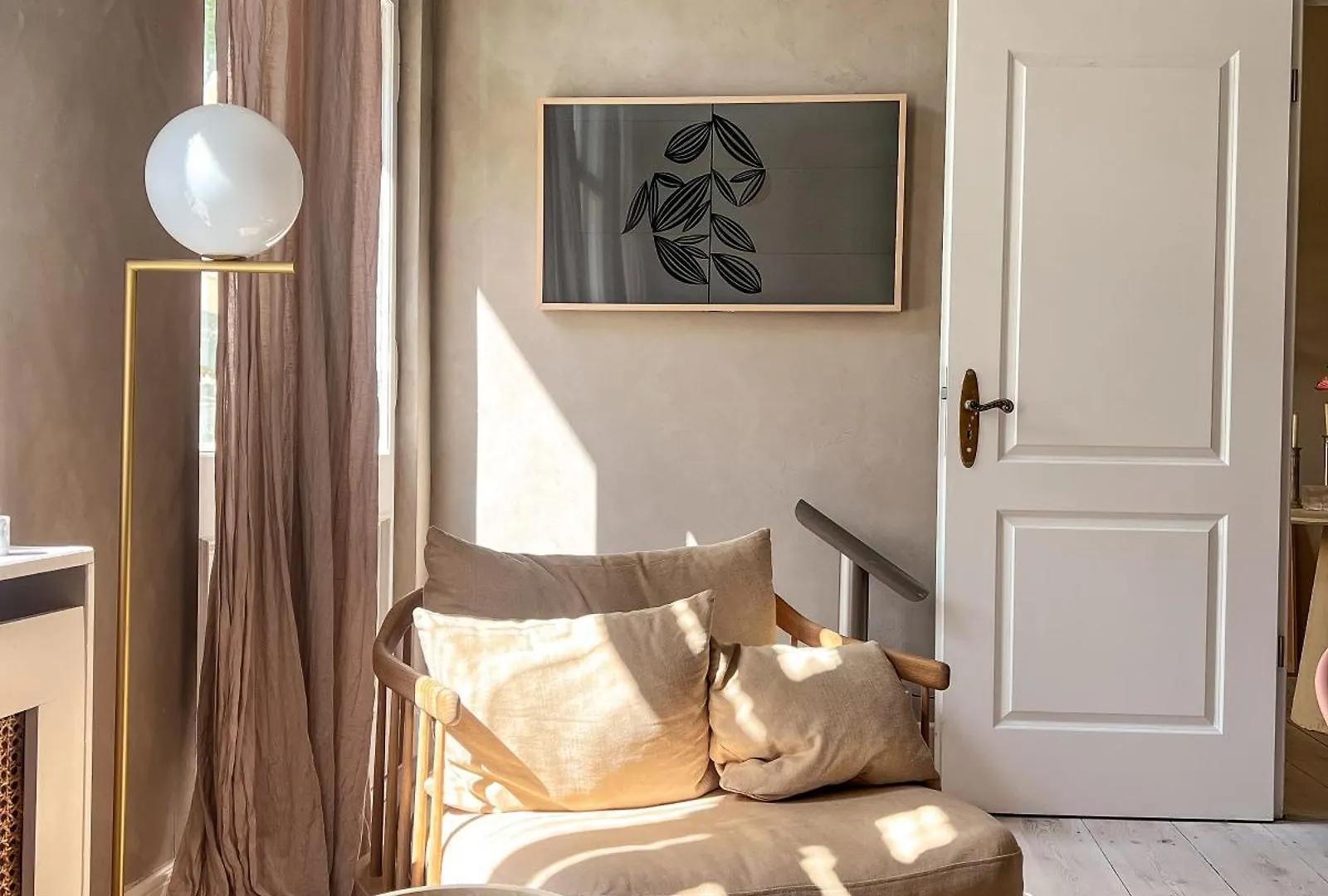 Beautiful 3 Room Apartment In Berlin Center